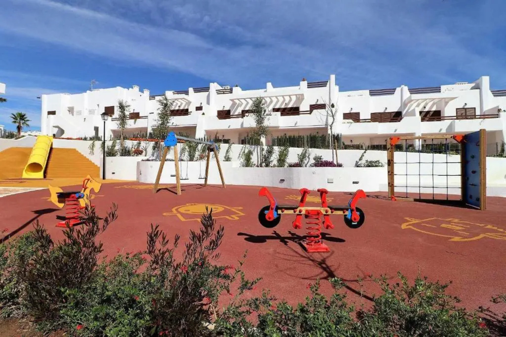 Marysol apartamento de lujo balcón azotea piscina comun a la playa