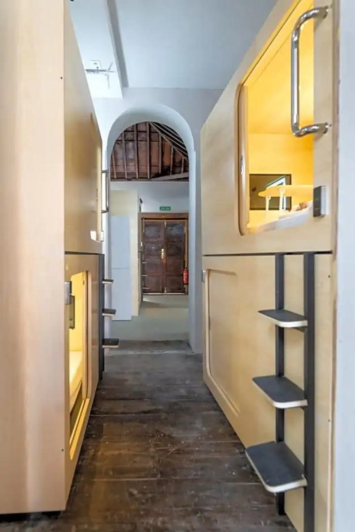 HosteLit Capsule Hostel