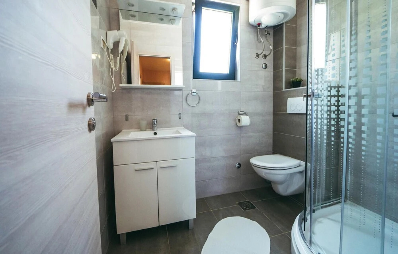 Nice Apartment in Promajna With Wifi, Outdoor Swimming Pool and Swimming Pool