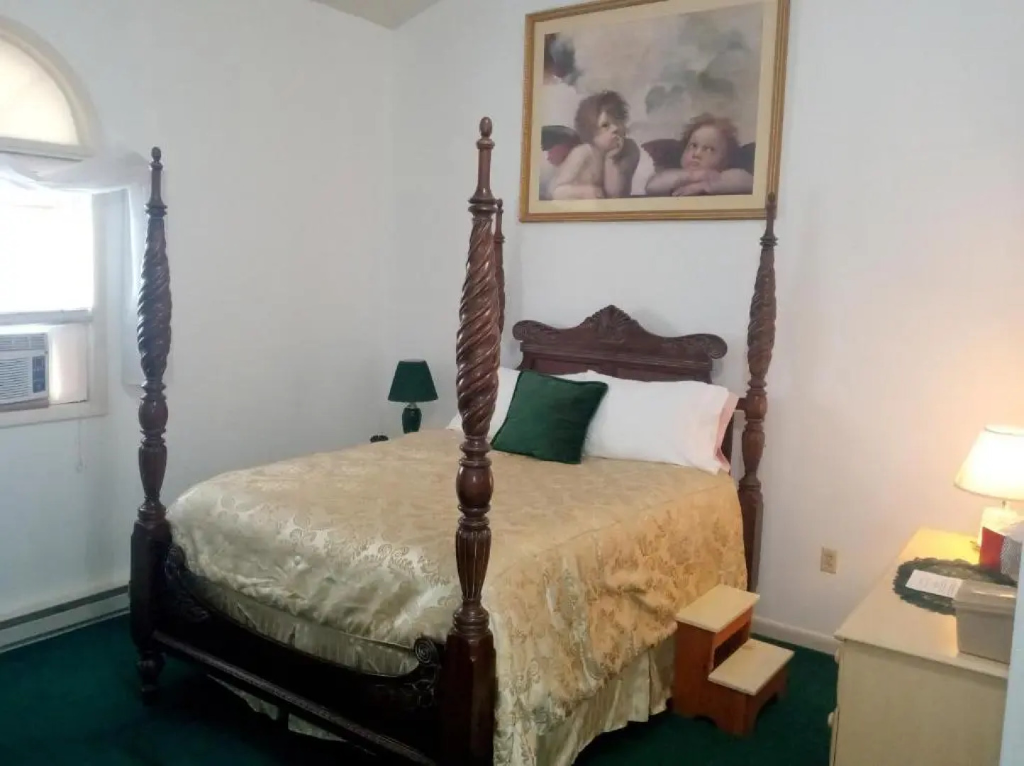 Maria's Garden and Inn