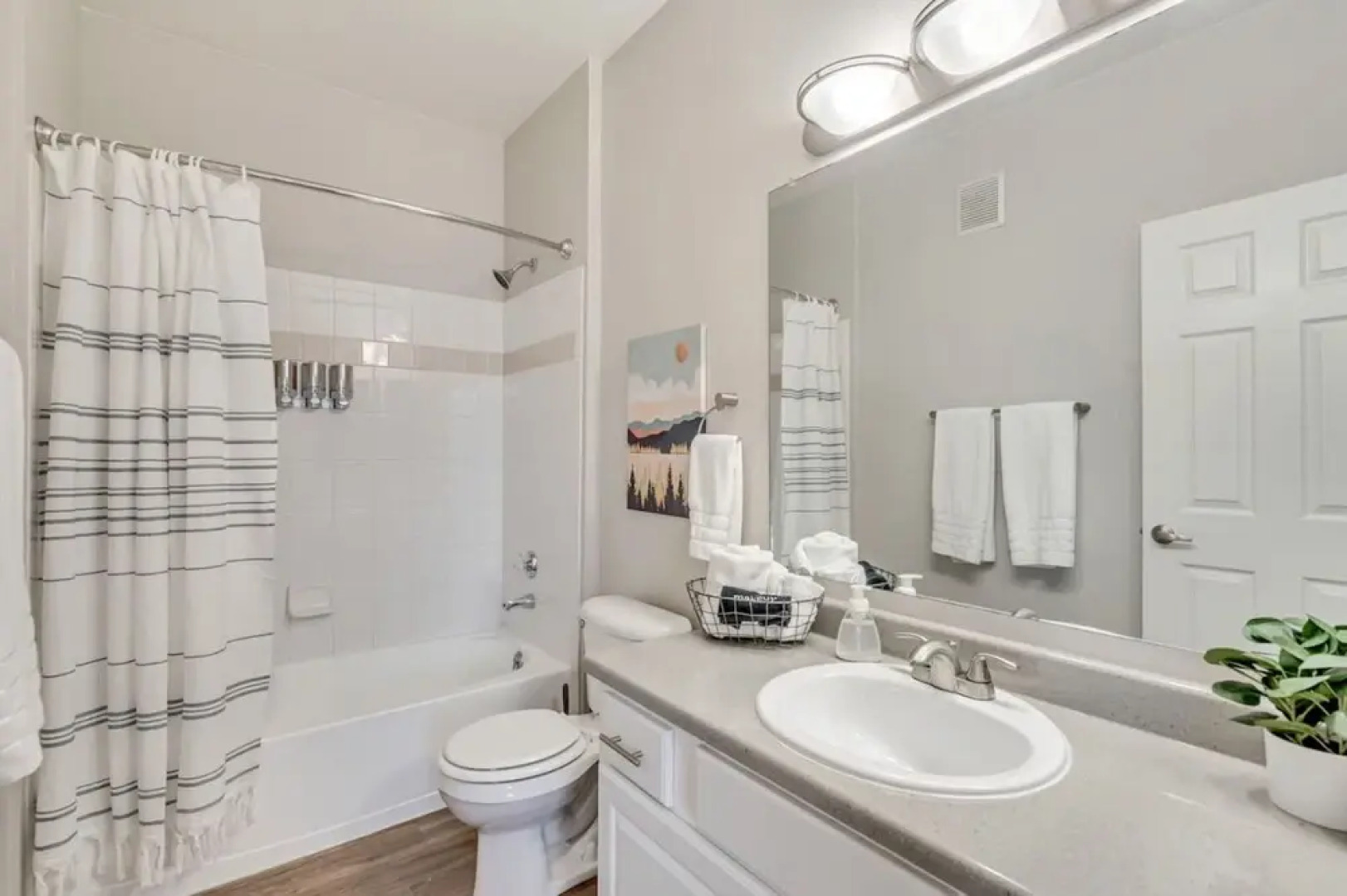 Luxury King Beds Pool Gym - Near Hill AFB