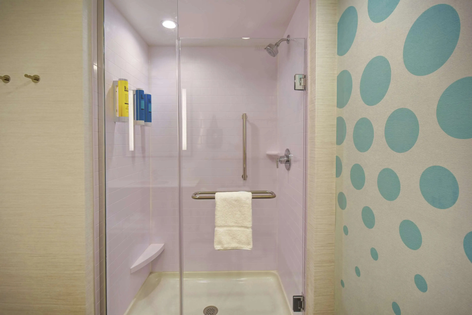 Tru by Hilton Sterling Heights Detroit