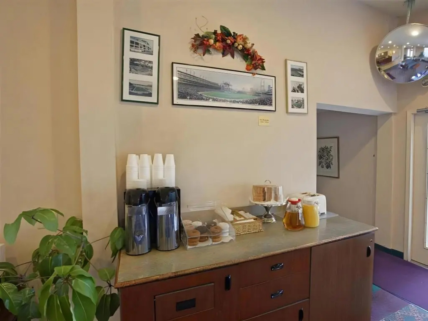 Americas Best Value Inn Lansing