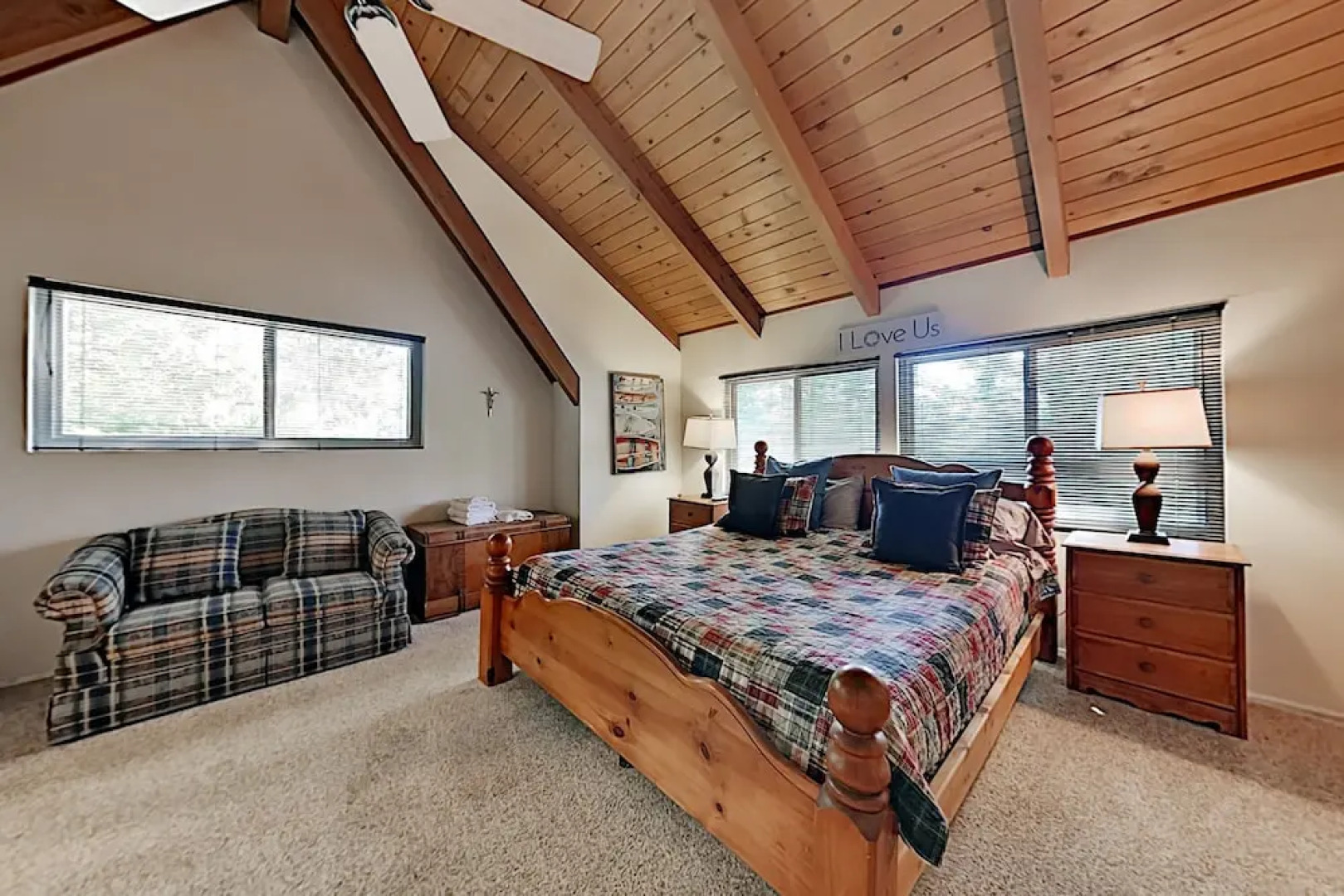 Serene : Forest Views & Wraparound Deck! 3 Bedroom Home