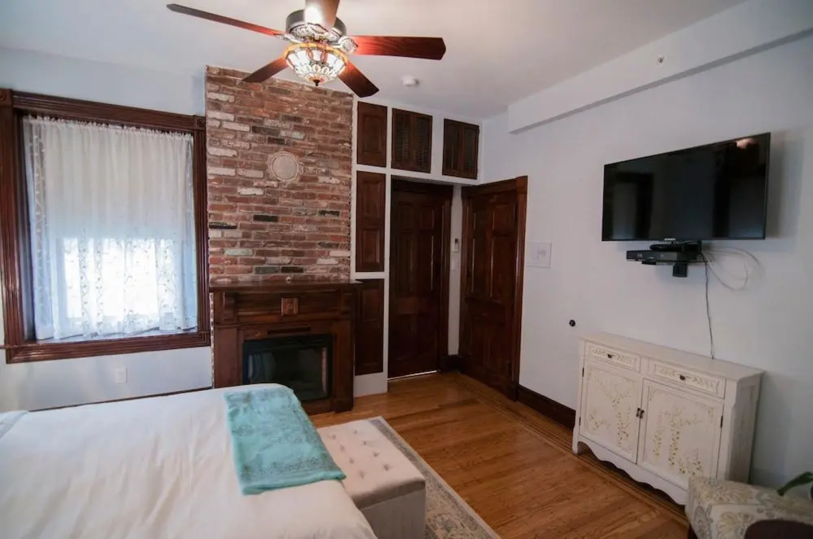 George Washington Wood Bed & Breakfast