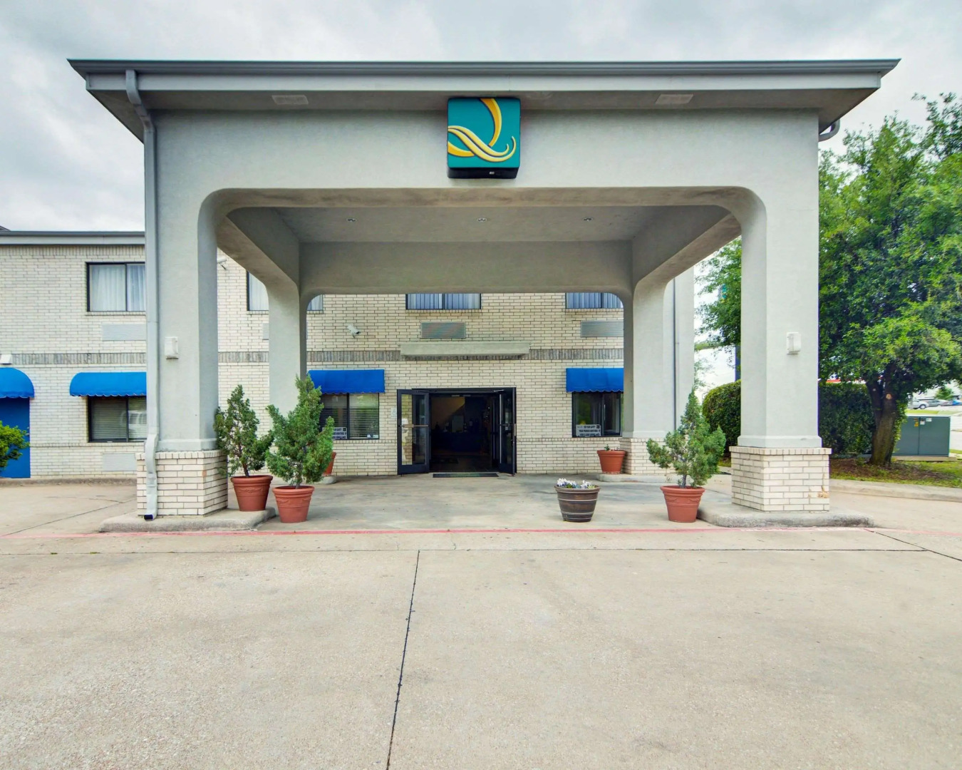 Quality Inn & Suites Grand Prairie South