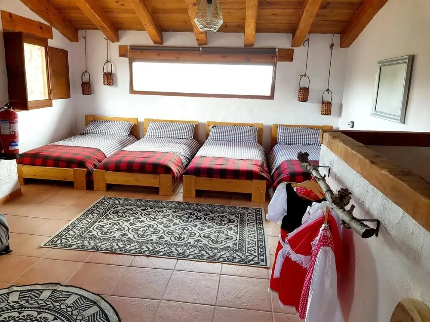 House With 2 Bedrooms in Corachar, With Wonderful Mountain View, Balcony and Wifi Near the Beach