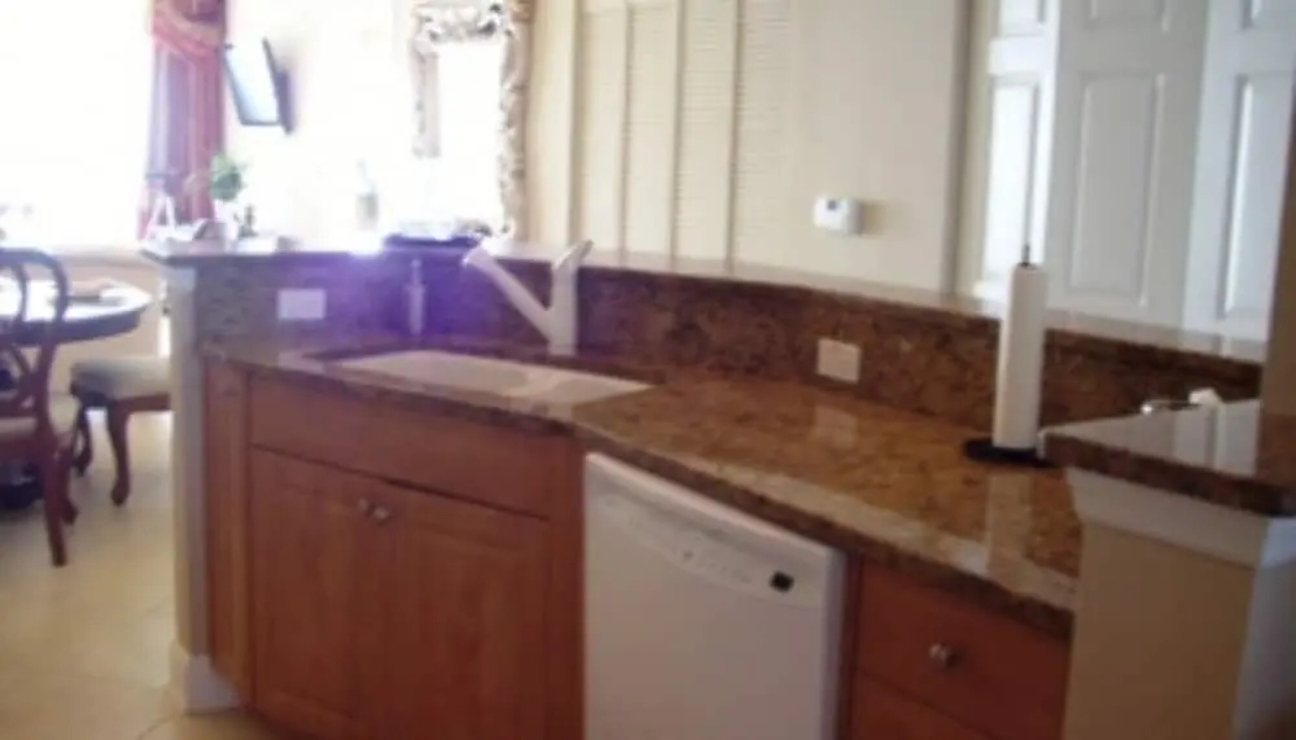 Di Mucci Twin Towers 1607- great ocean views. 2BR 2BA