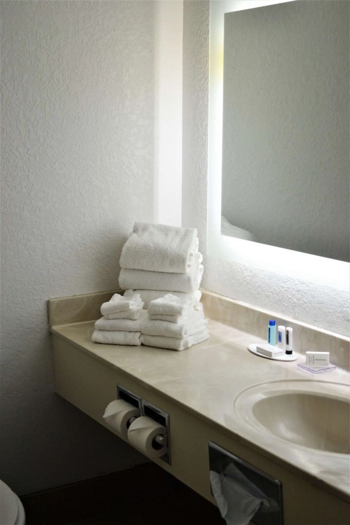 Country Inn & Suites by Radisson, Fairview Heights, IL