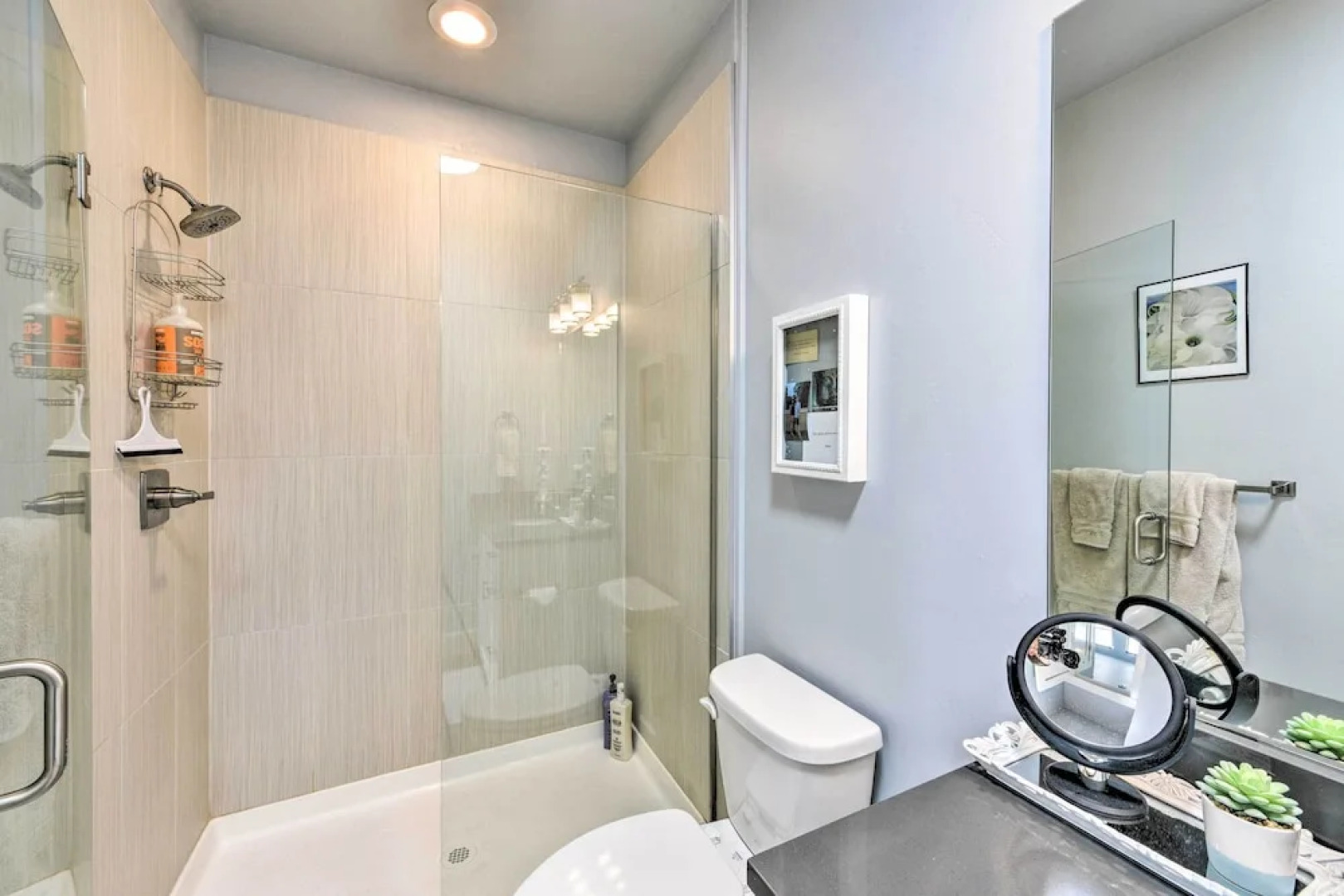 0660: Dtwn Salida Condo w/ Balcony