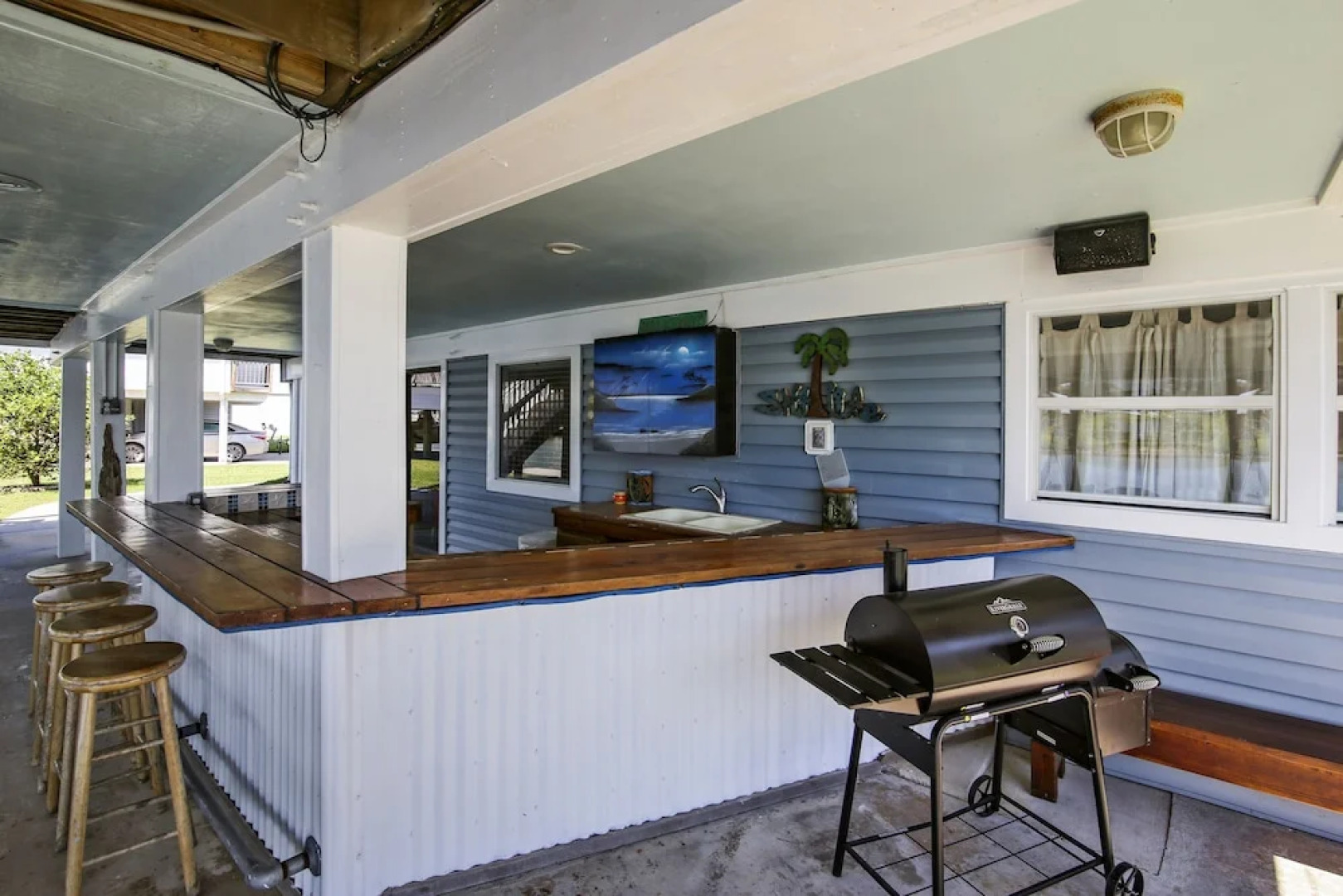 Jamaica Cove 4 Bedrooms 2.5 Bathrooms Home