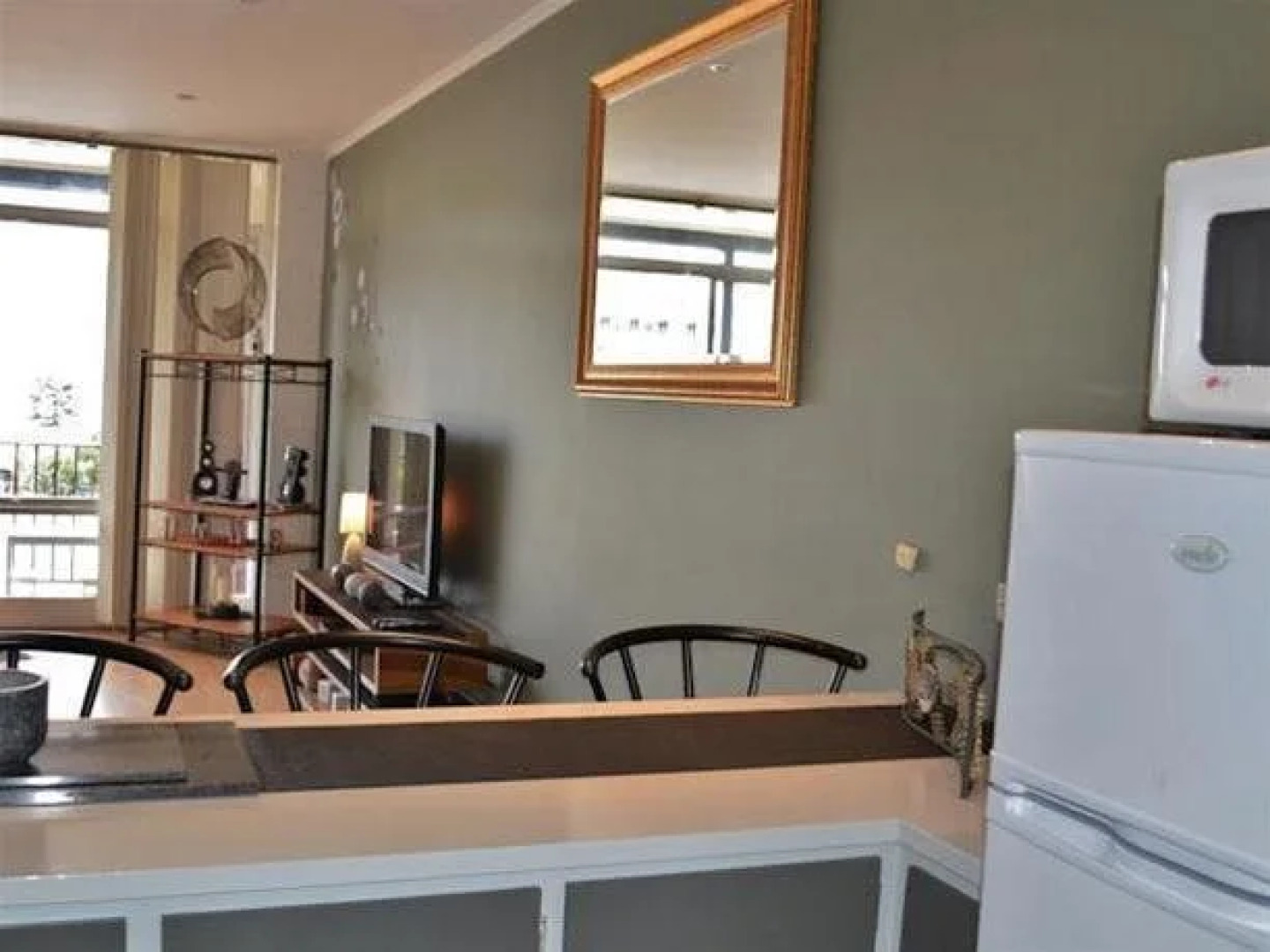 Apartment On Tennyson