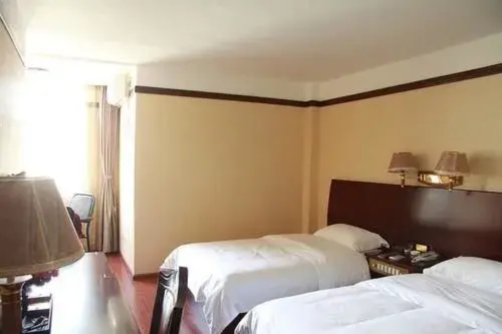 Mile Sea View Villa Hotel