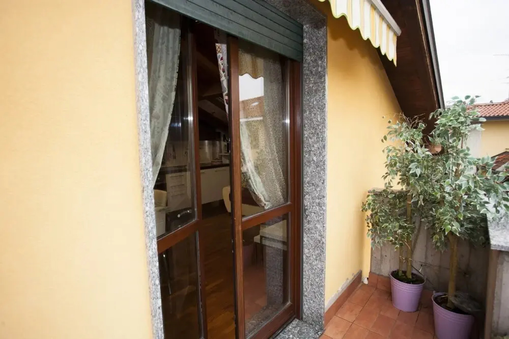 Bnbook - Train Station Loft