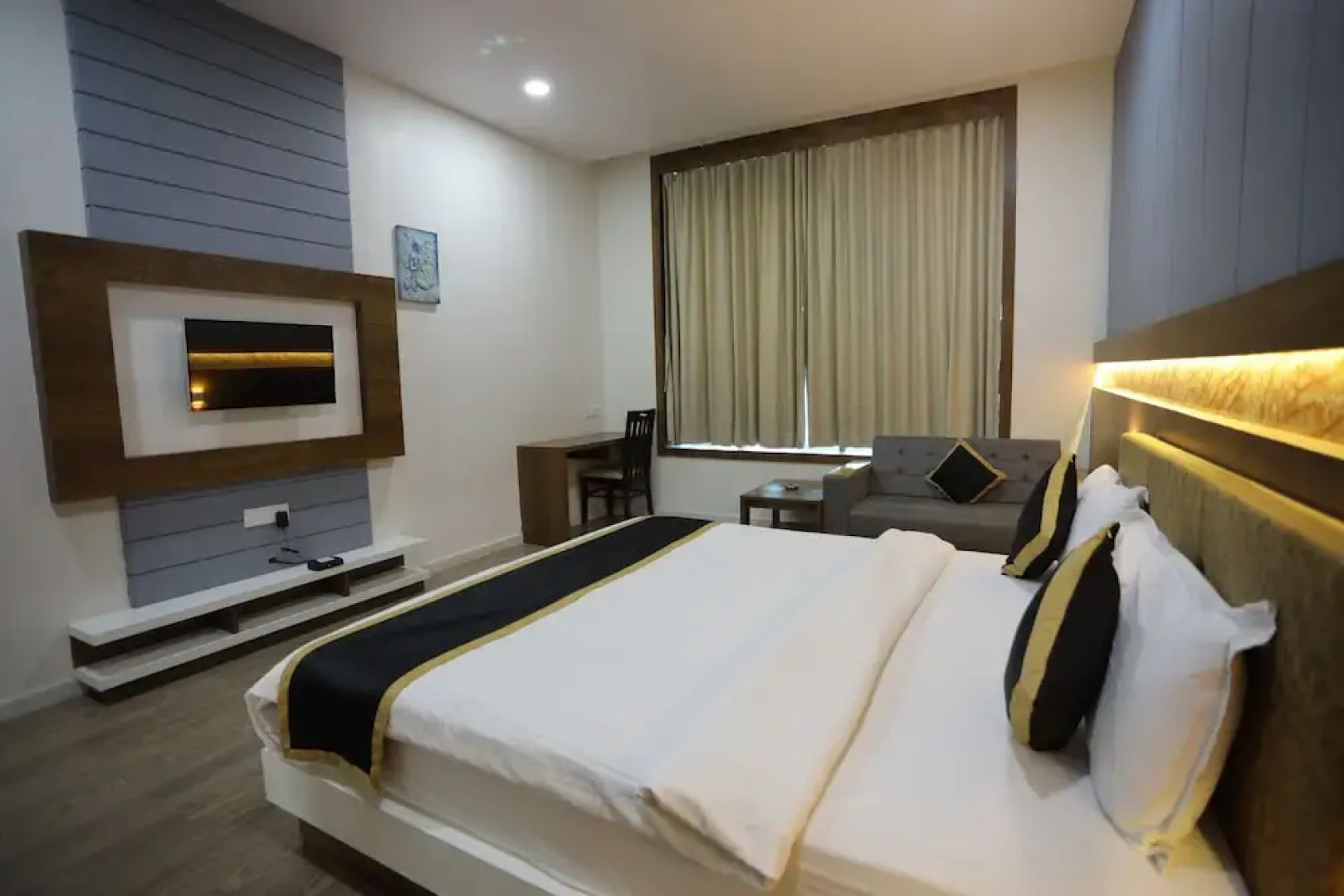 The Grand Astoria Somnath