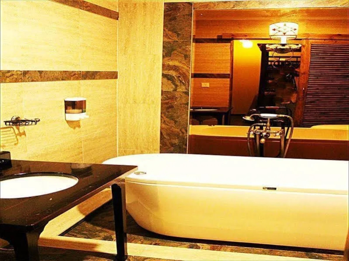 Huangshan Hongcun Yipin Genglou Hotel