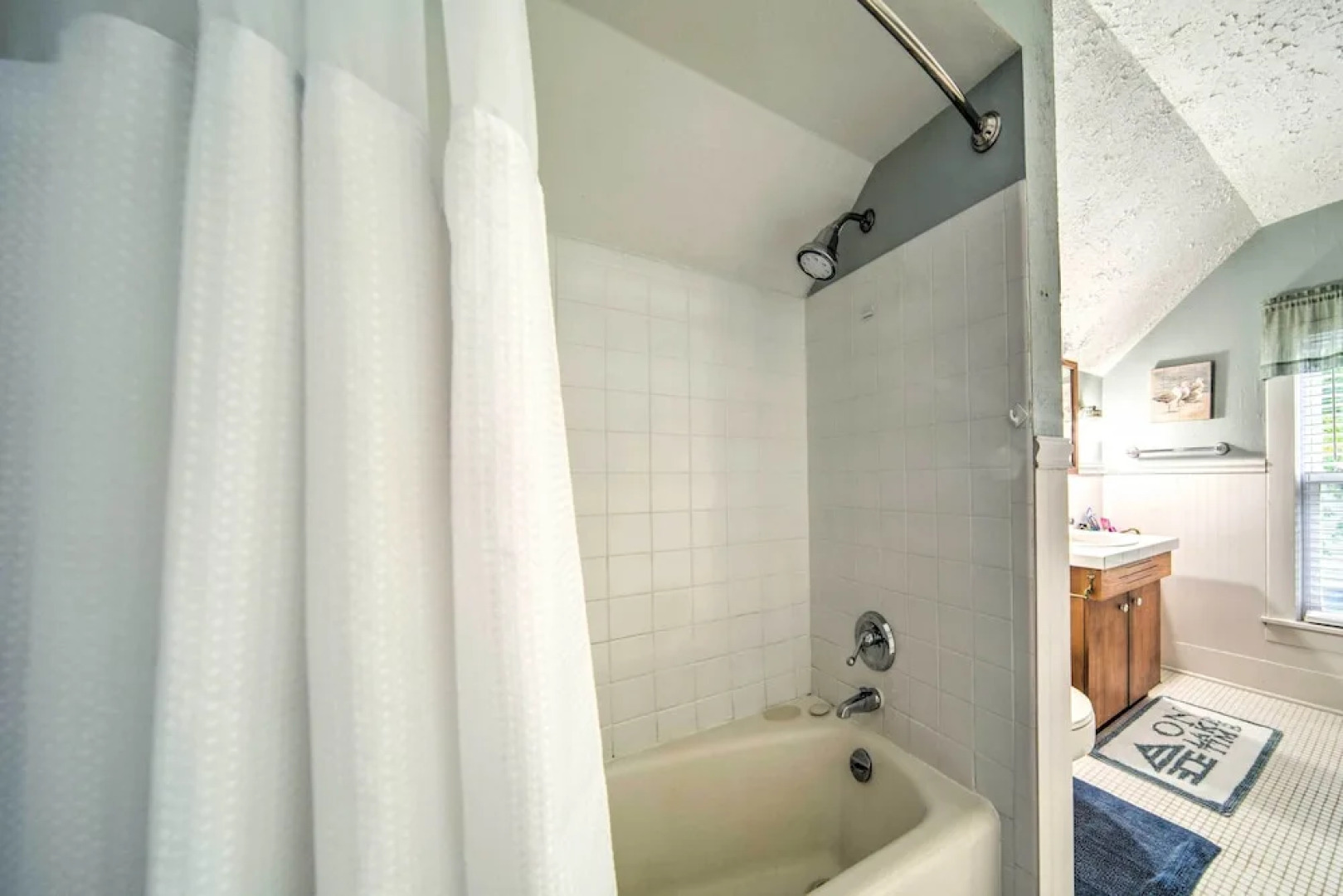 Private Waterfront Lake Erie Home w/ BBQ Patio