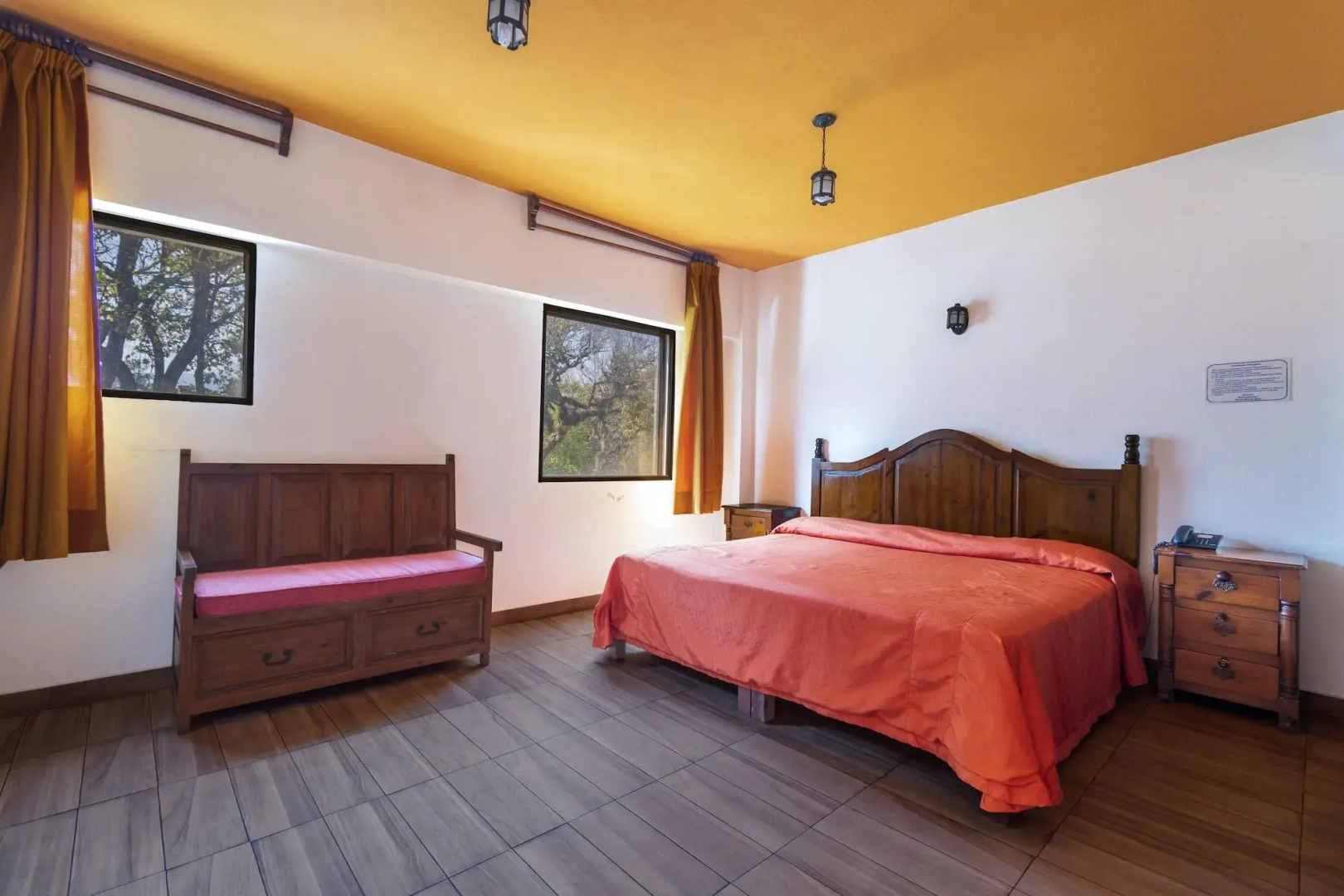 Meson Real Hotel & Suites