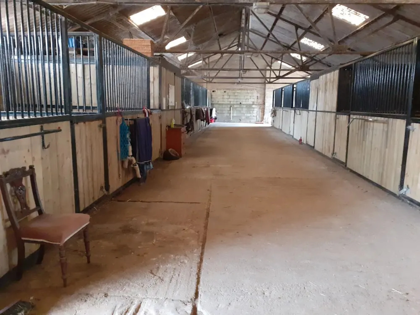 Glamping in Wiltshire in our Luxury Shepherds Hut