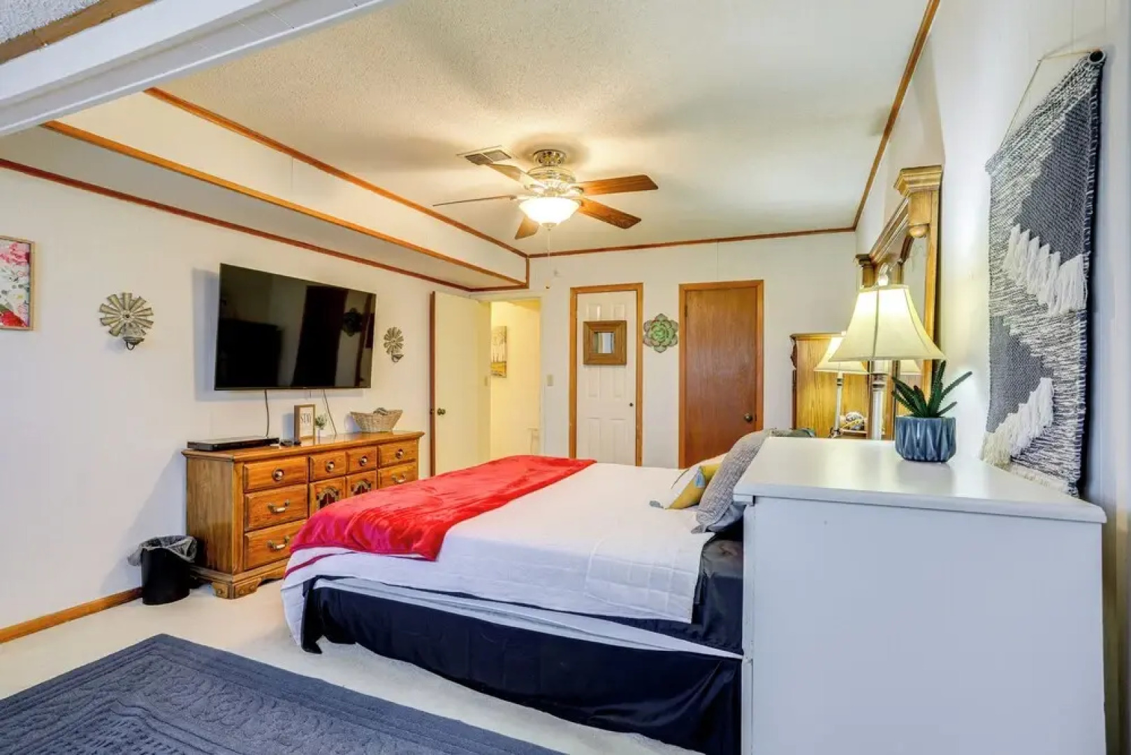 'the Treehouse' in Cherokee Village: Deck & Views