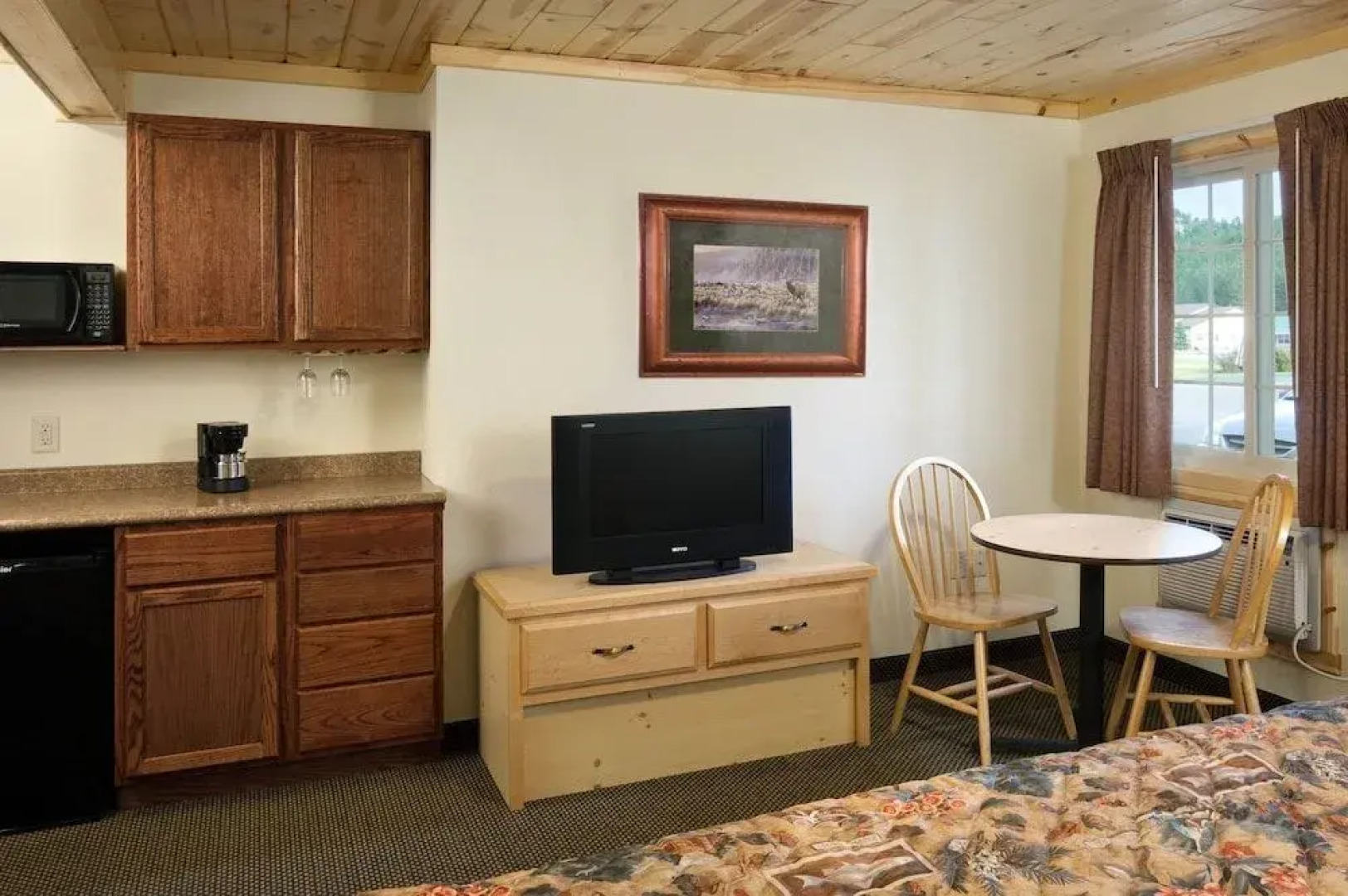 Rock Crest Lodge And Cabins