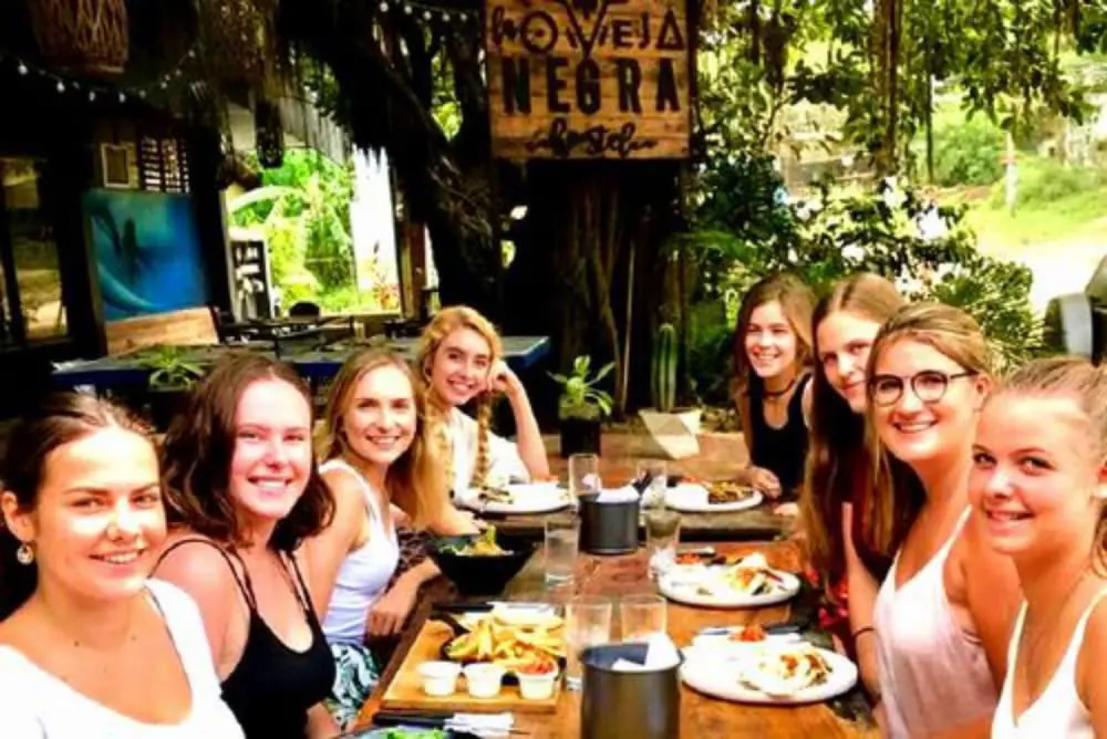 La Oveja Negra Tamarindo Hostel and Surf Camp - Adults Only