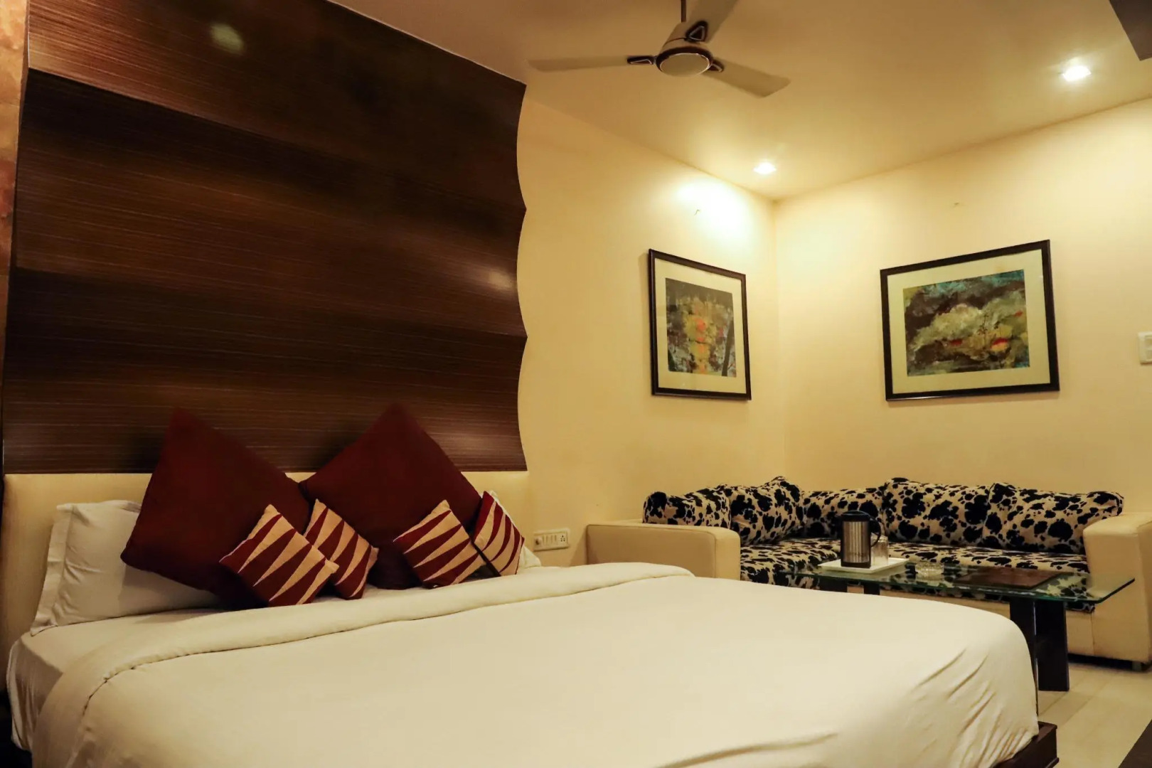 Hotel Vijan Palace Jabalpur