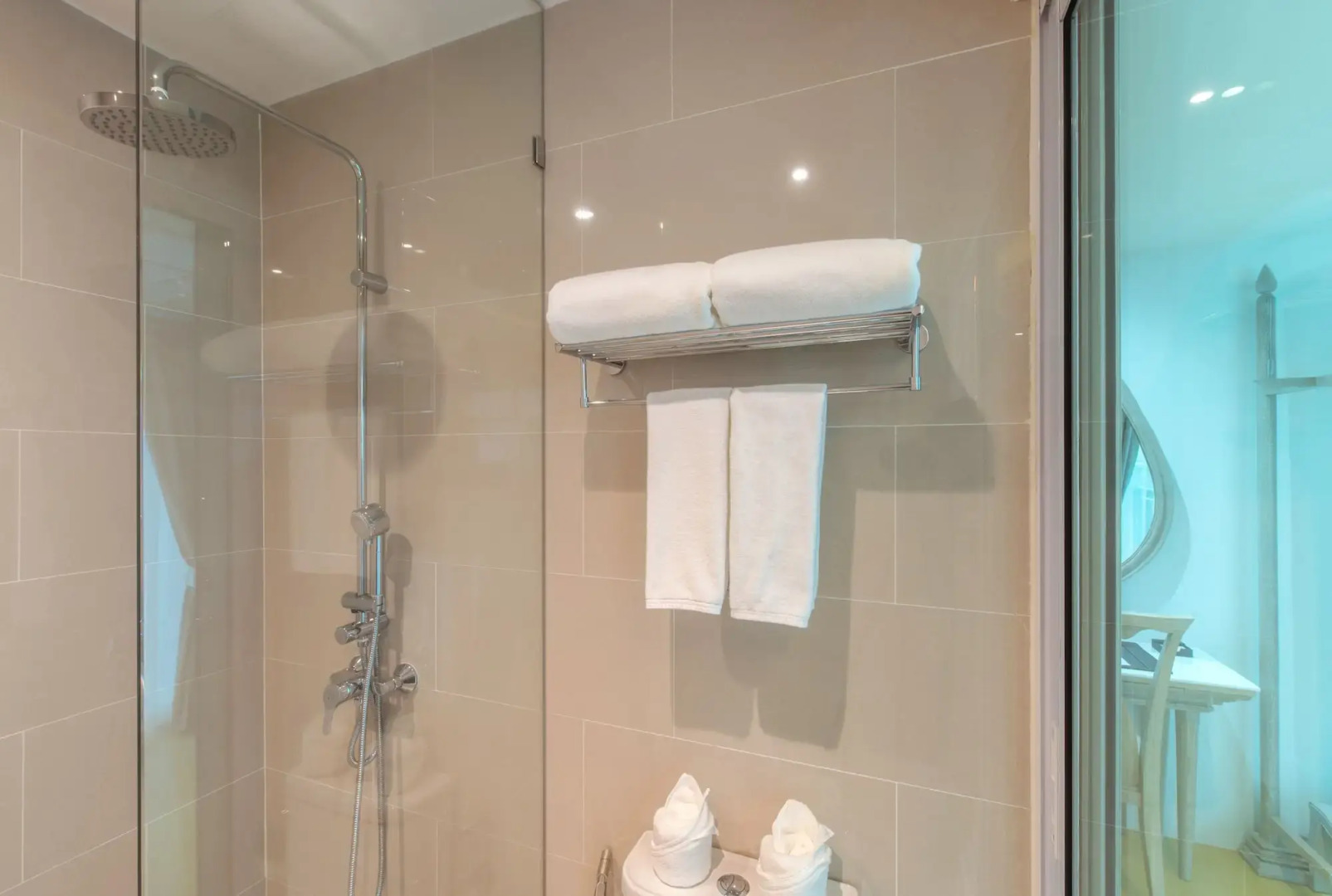 Anajak Bangkok Hotel