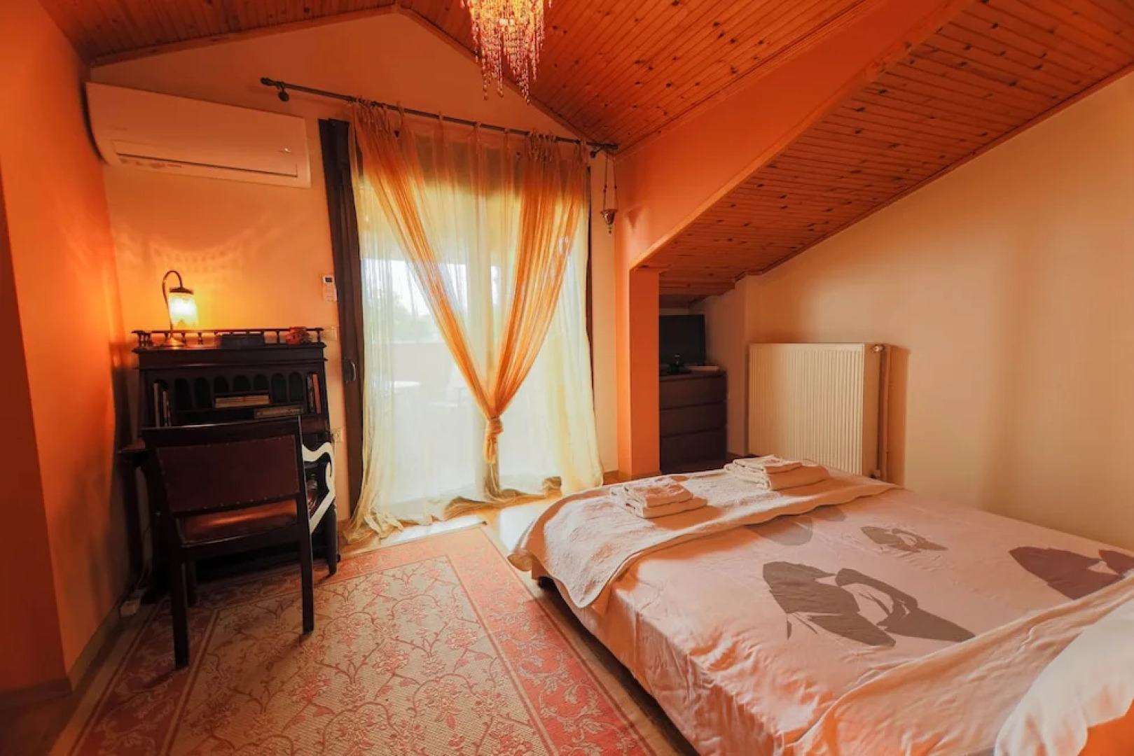 Zeusplace Fenias Nest House