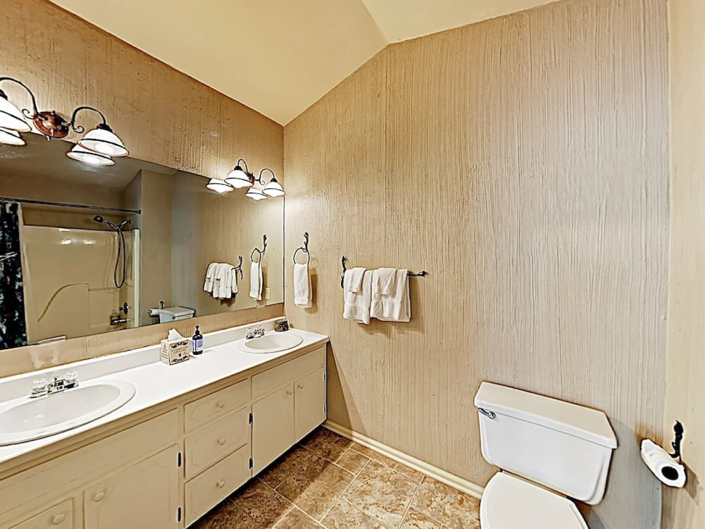 New Listing! Bear Creek On Hogback Lake 3 Bedroom Home