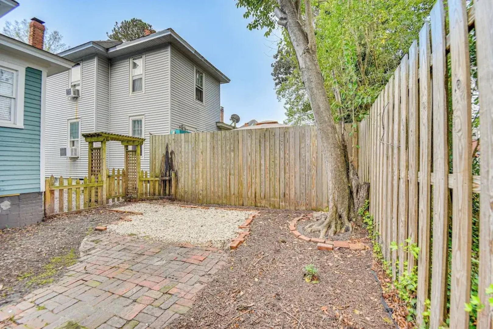 Elizabeth City Home w/ Fire Pit < 1 Mi to Downtown