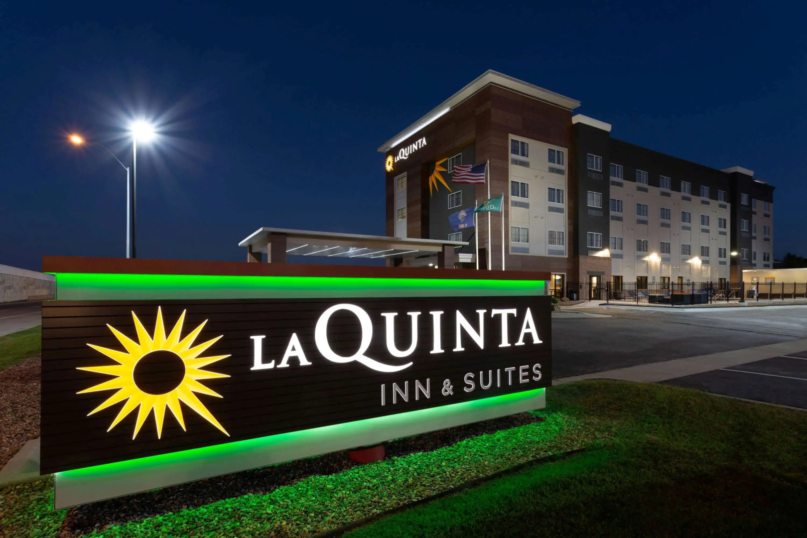 La Quinta Inn & Suites by Wyndham Wichita Airport