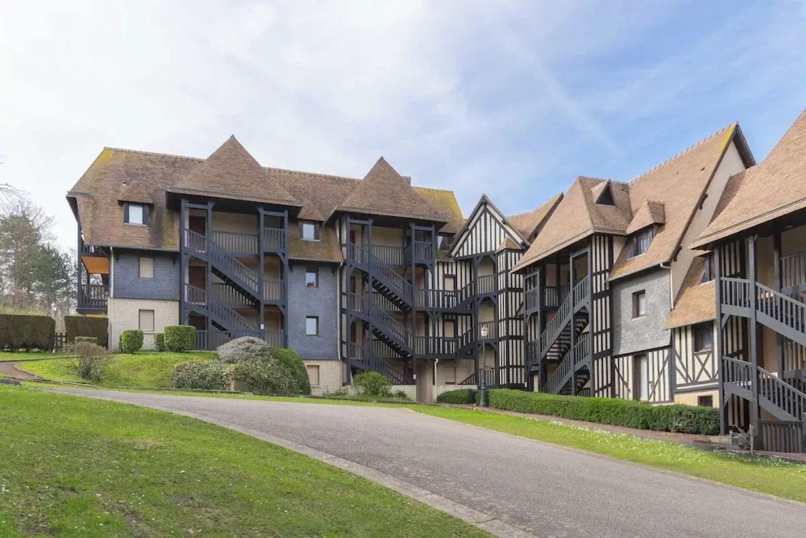 3 Bedroom Apartment With Garden and Swimming Pool