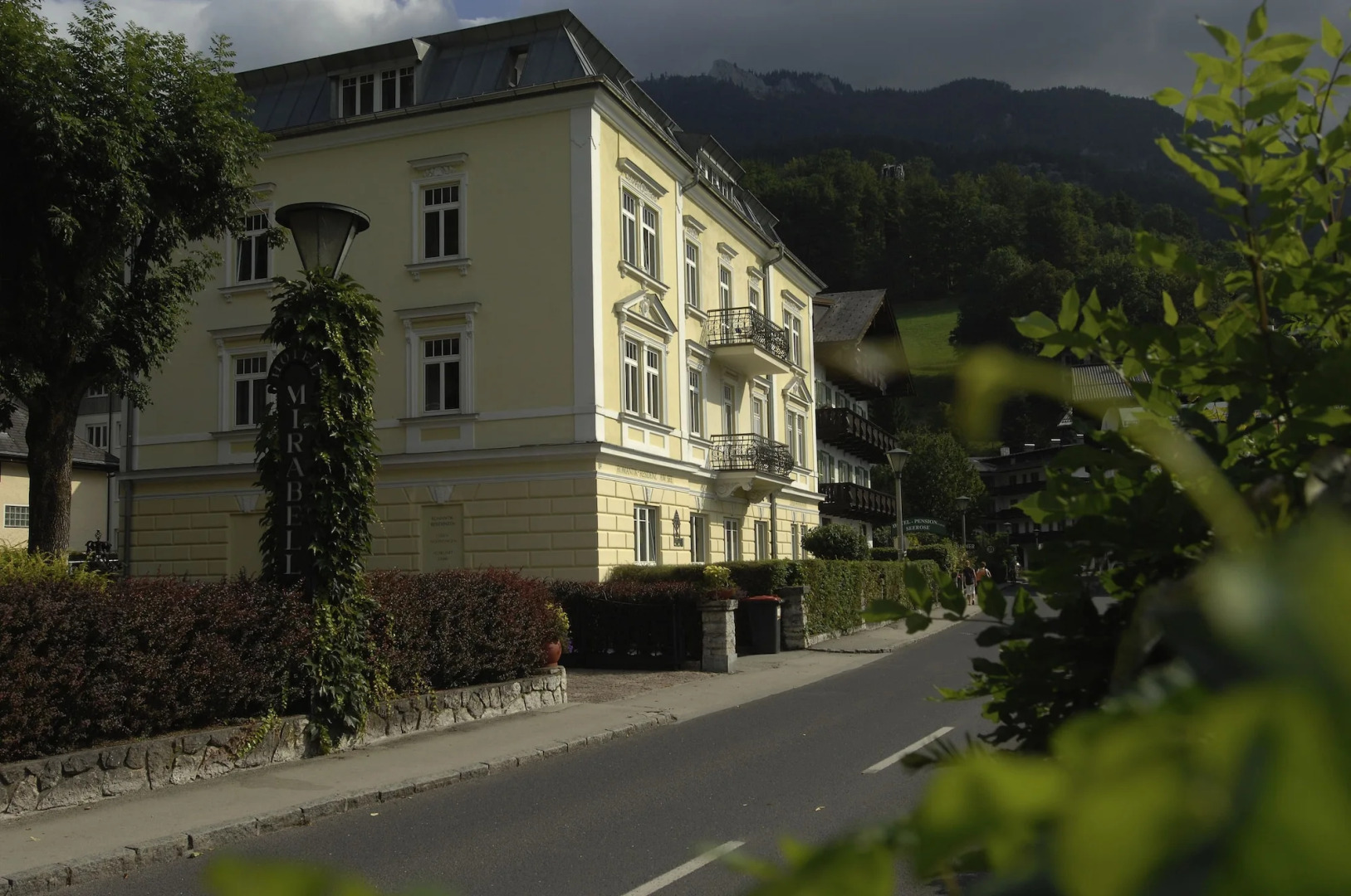Romantik Residenz Ferienwohnungen Hotel Im Weissen Rössl