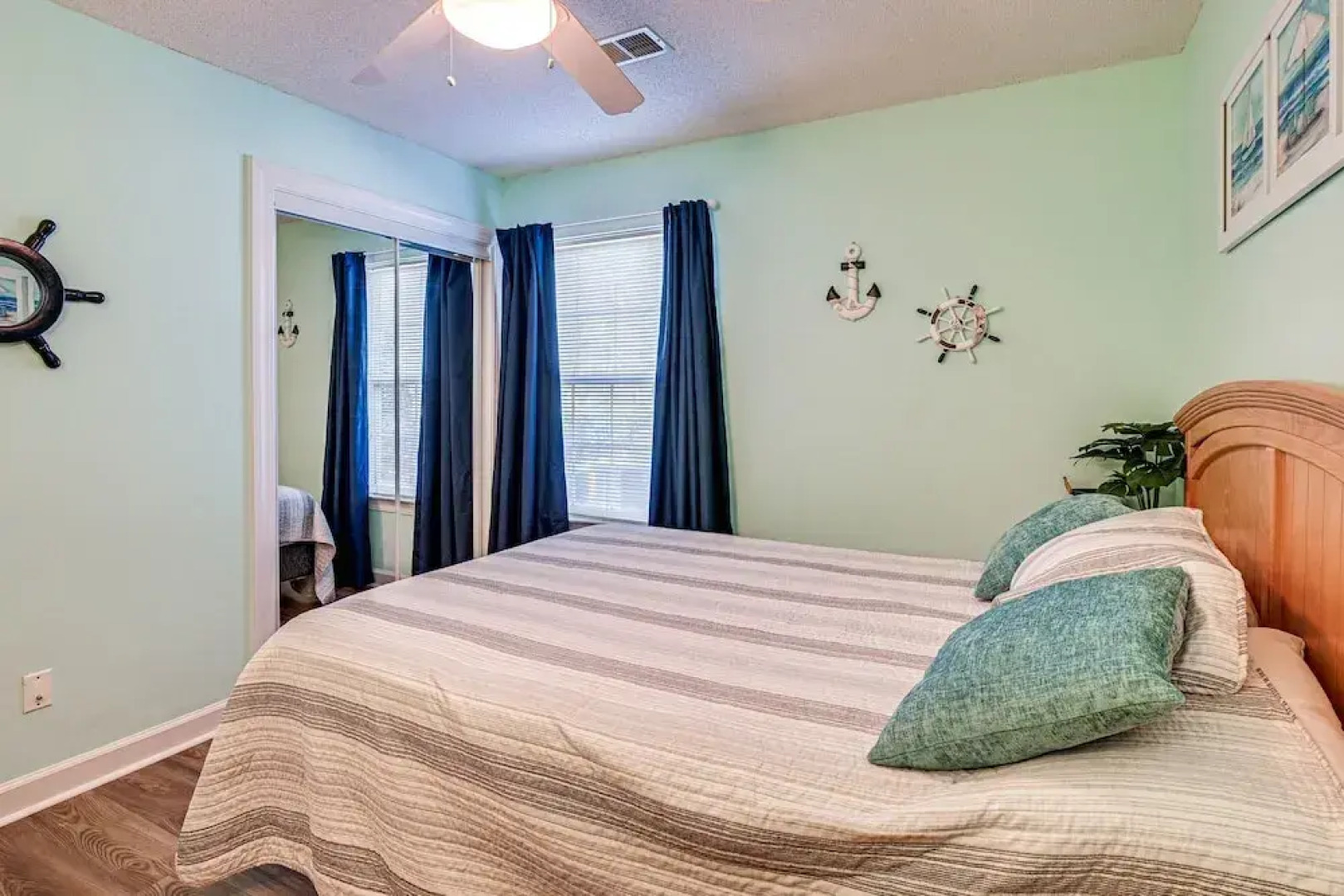 Murrells Inlet Condo w/ Pool Access, Near Beach!