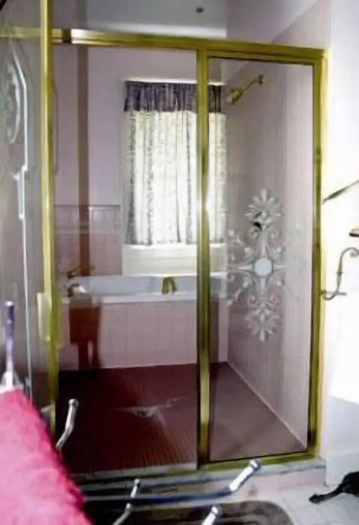 House of 1833 Bed & Breakfast & Gardens