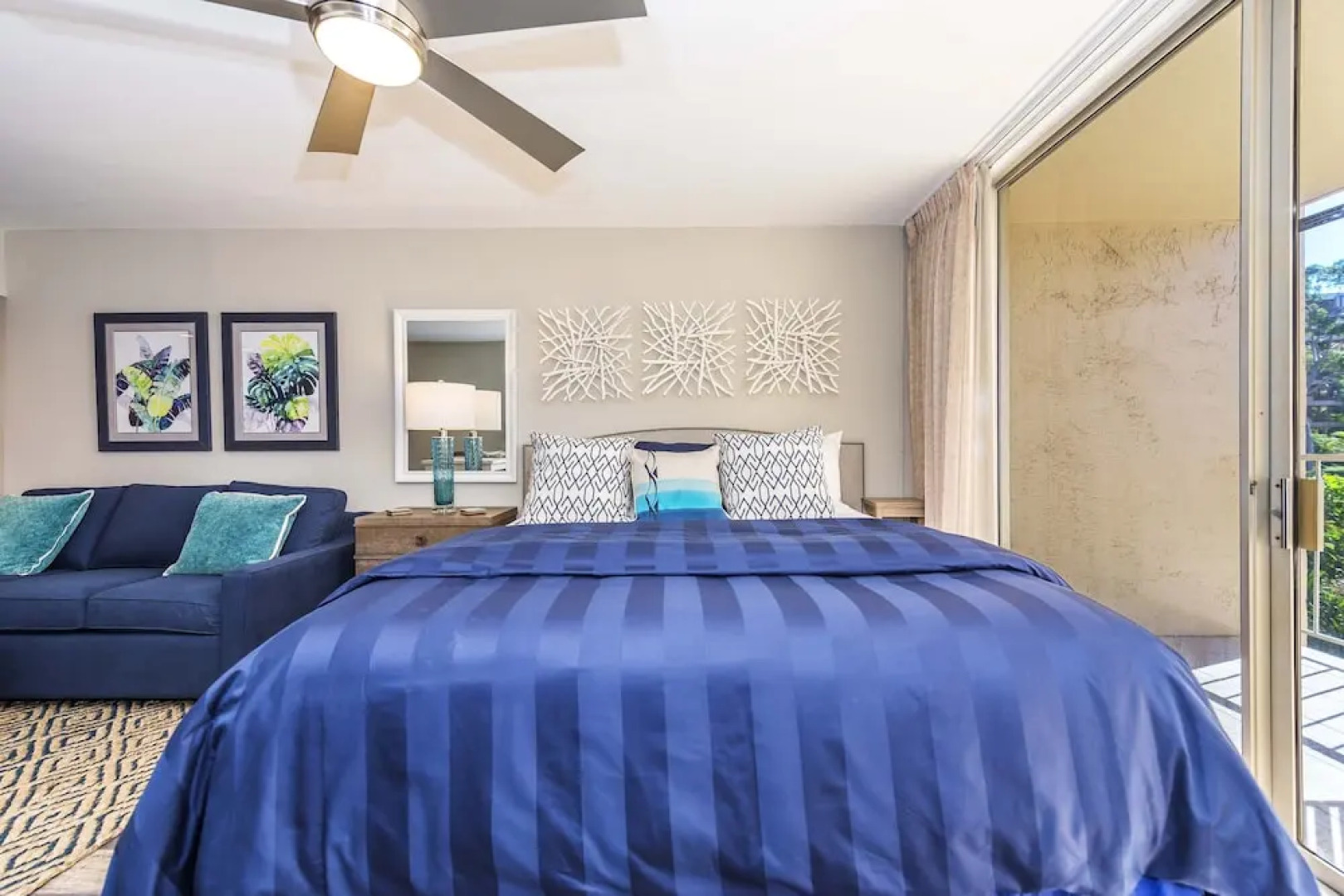 Royal Kahana 318 Studio Bedroom Condo by RedAwning