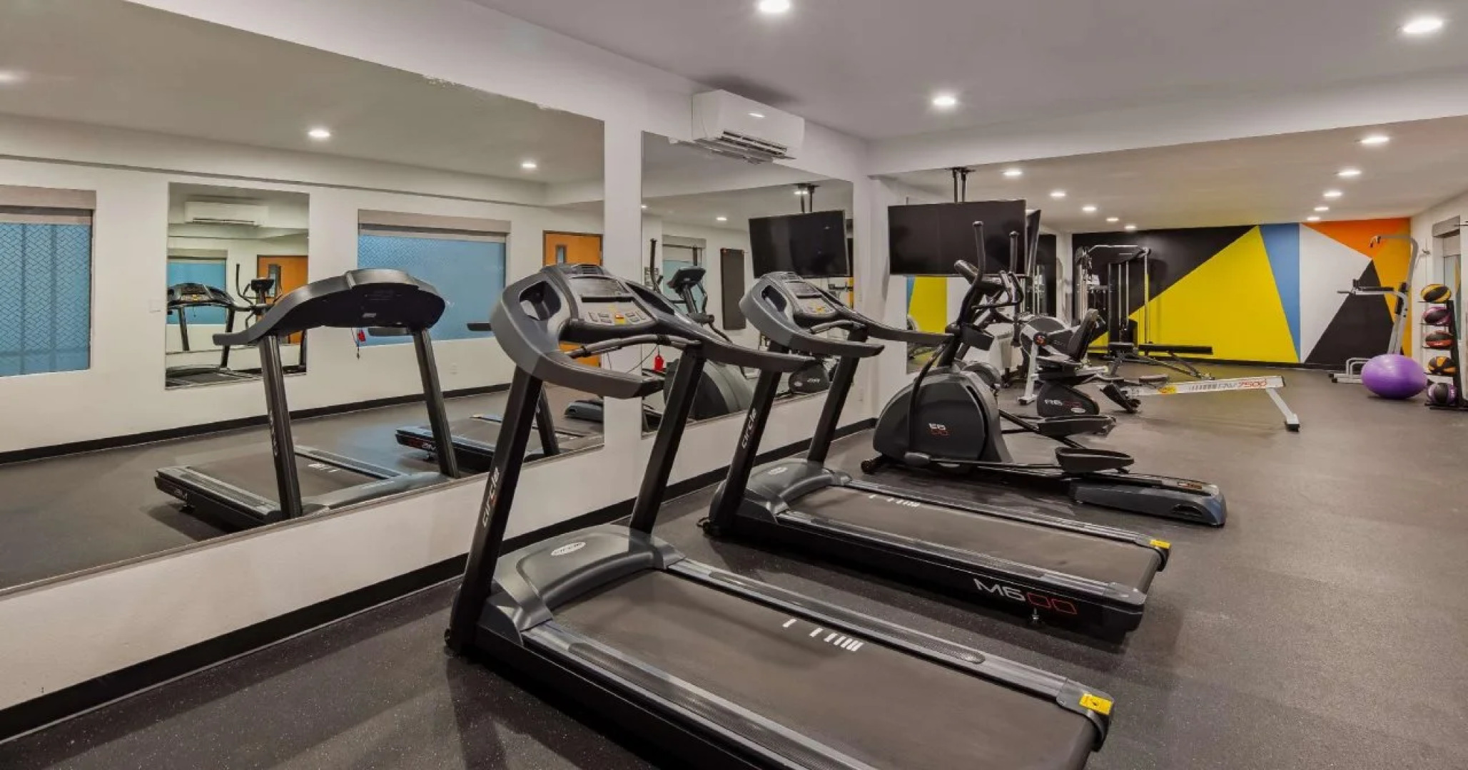 M Hotel & Conference Center