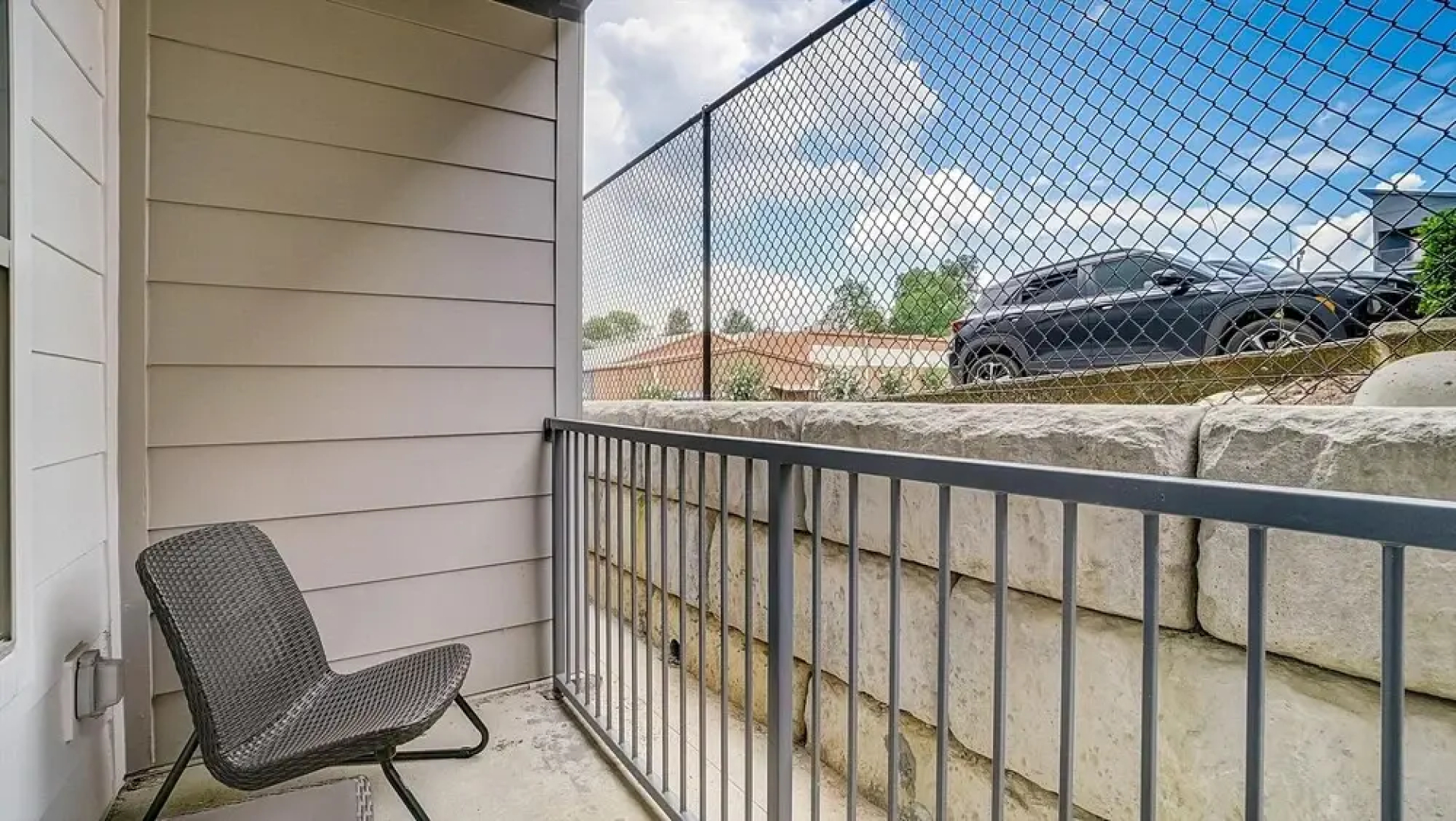 FRONTDESK Axel Row Apts Avondale Birmingham