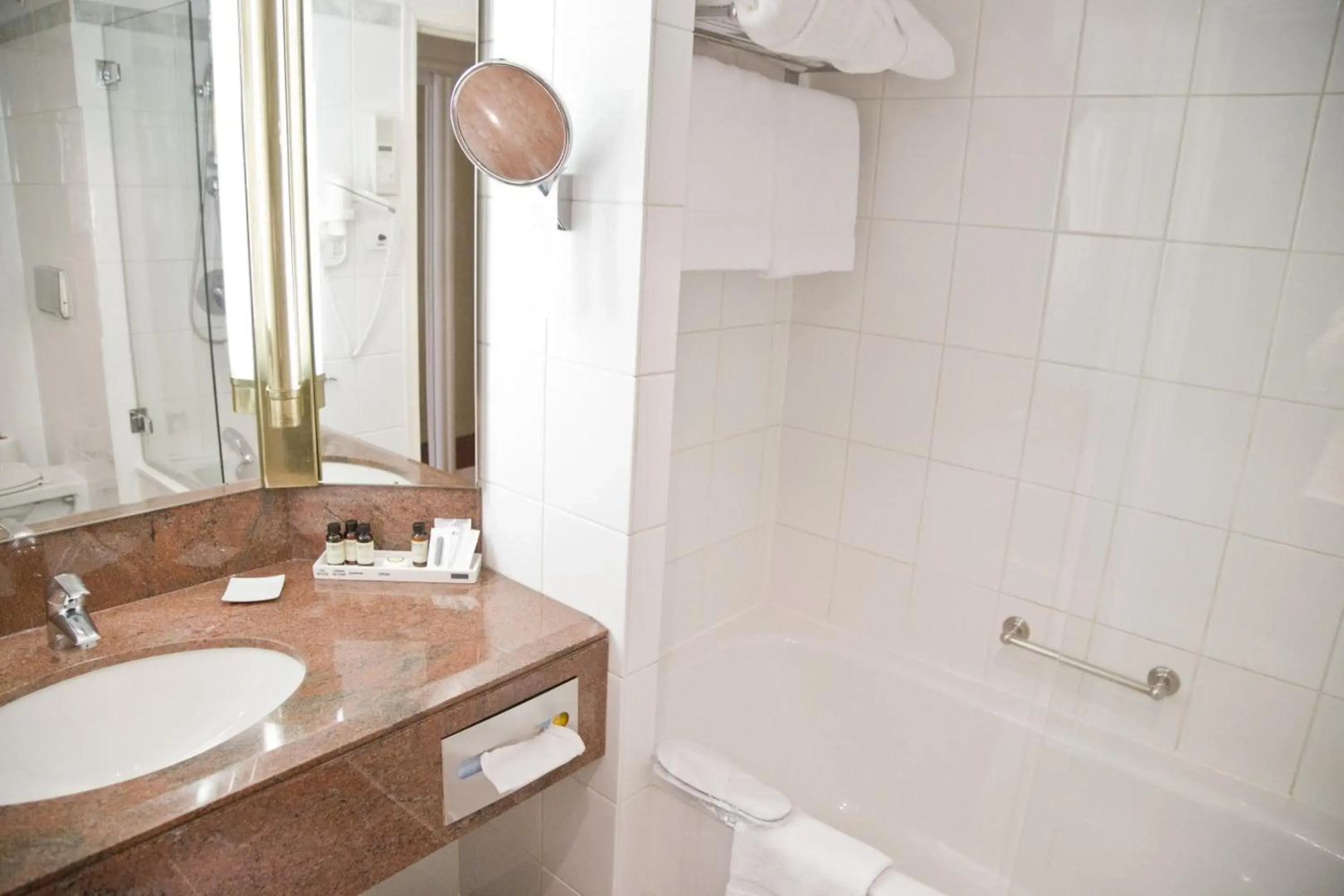 Отель Pullman Bucharest World Trade Center