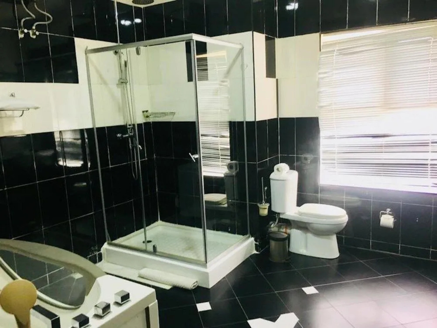 Le Paris Continental Hotel