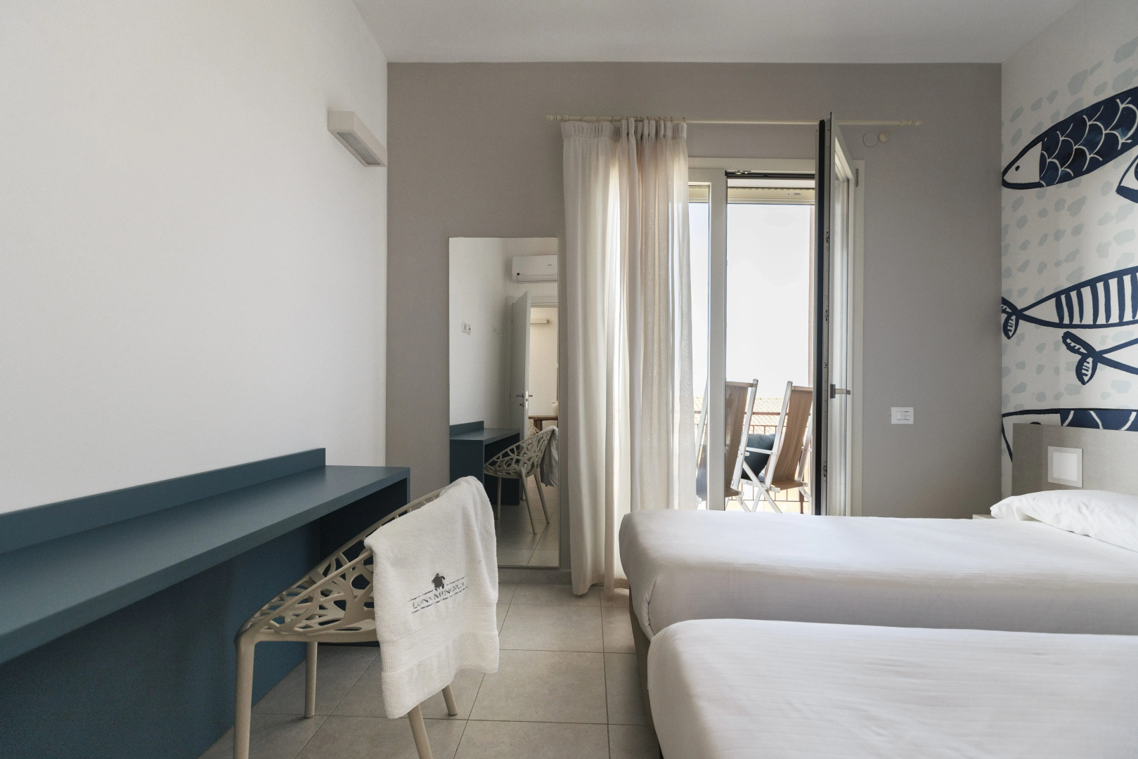 Luna Minoica Suites