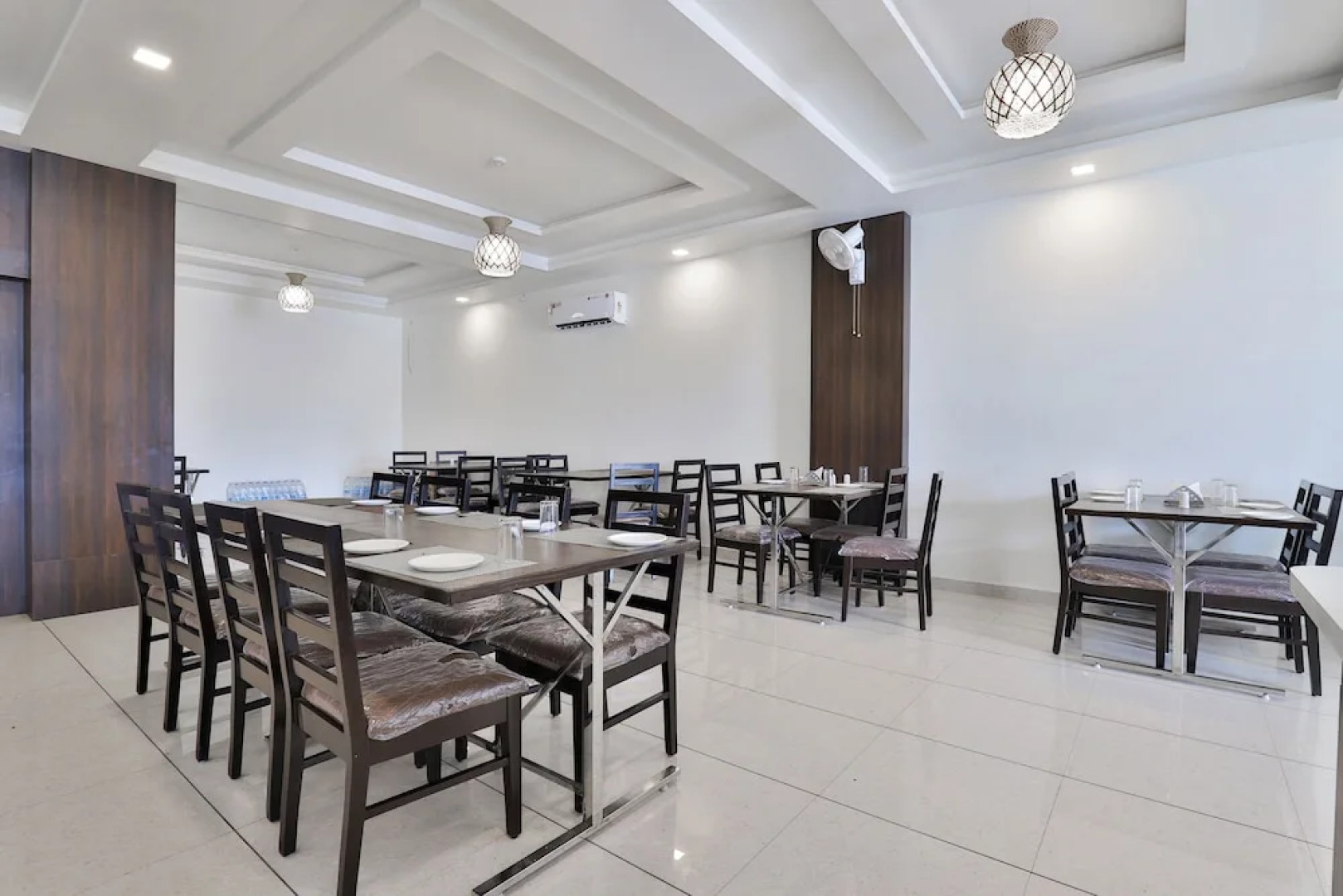 OYO 15914 Hotel Kruti