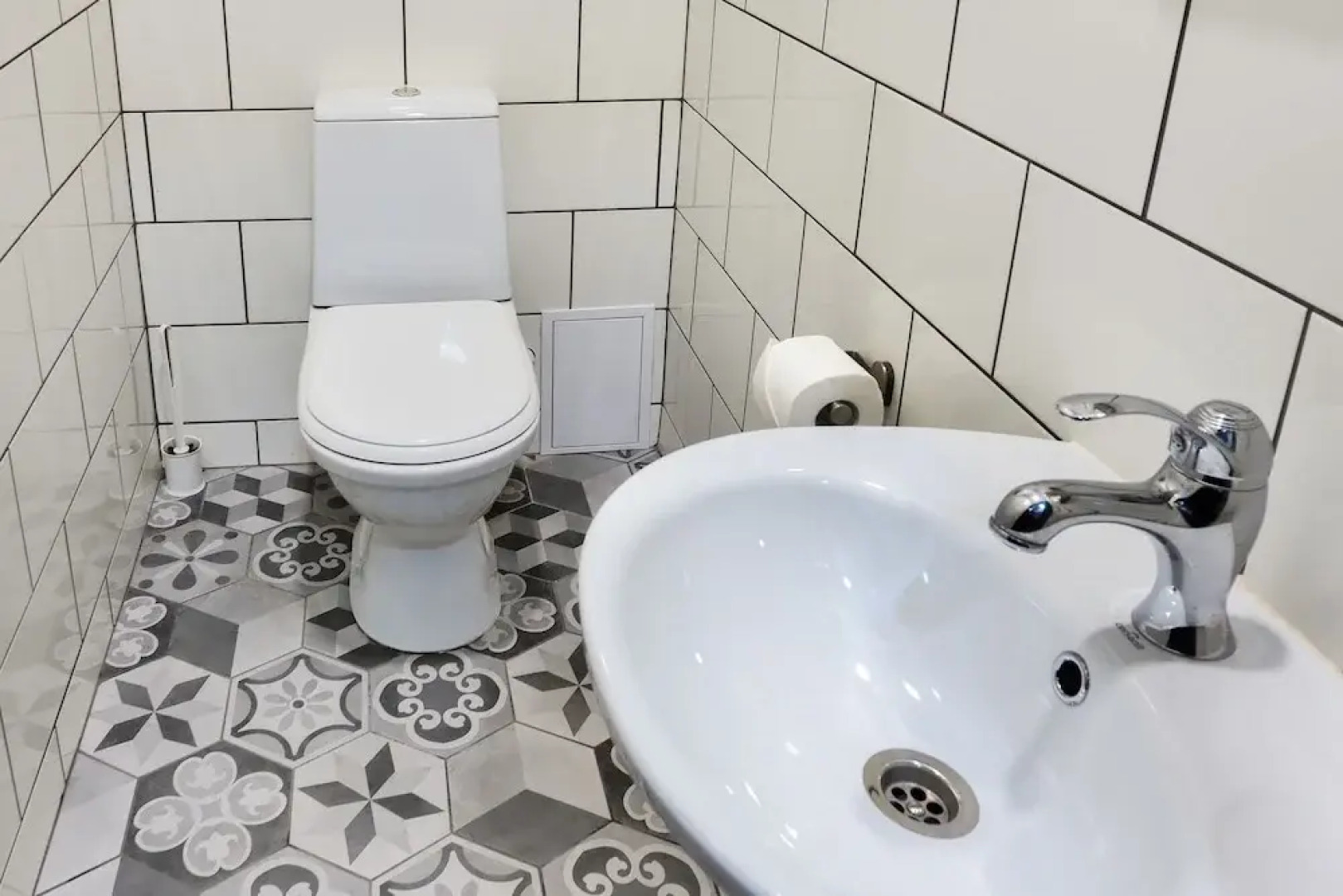 Friends Rooms on Vosstaniya