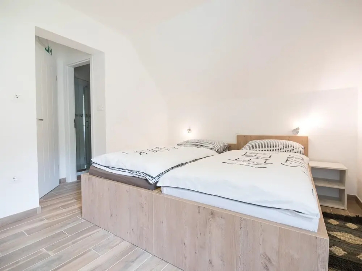 Apartments and rooms Nataša 2