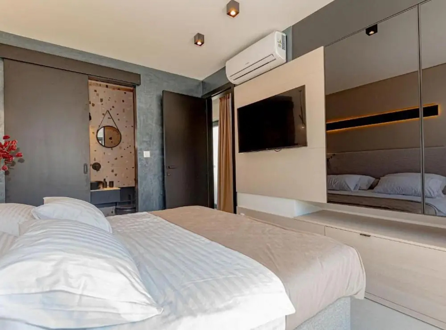 Luxury Contemporary Villa in Vodice With Pool, Sauna and Hot Tub