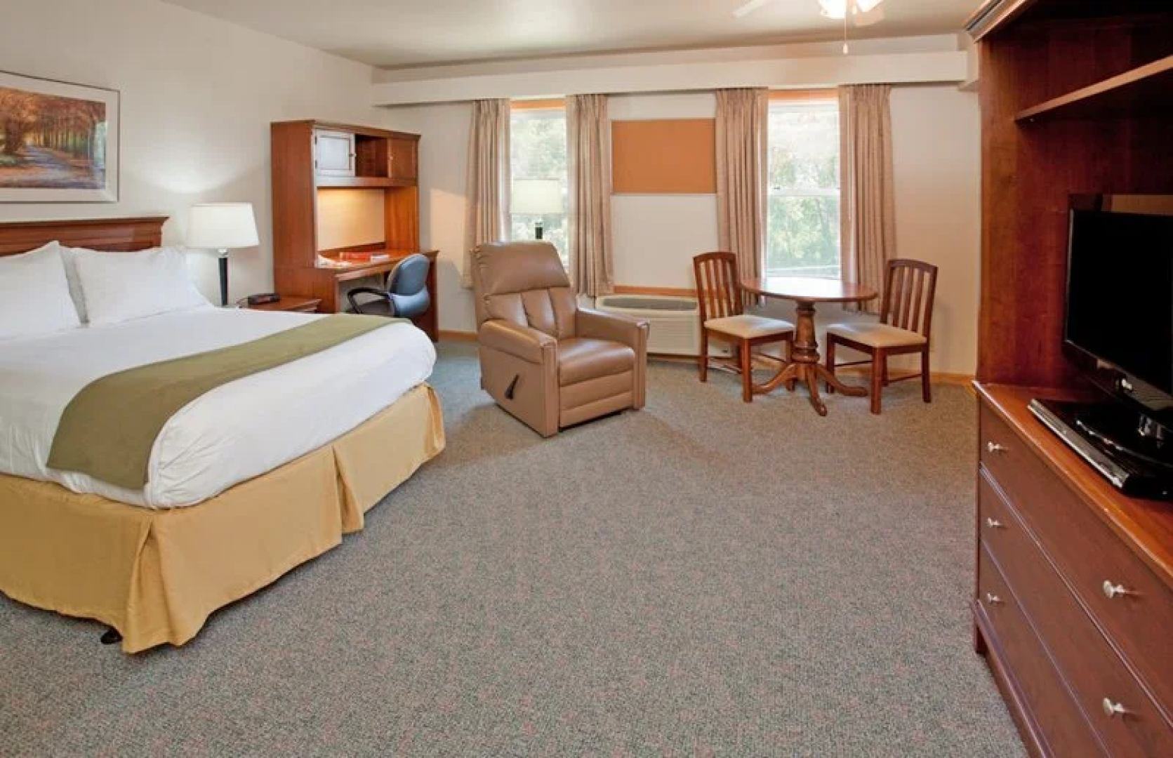 IHG Army Hotels Sturgis Heights