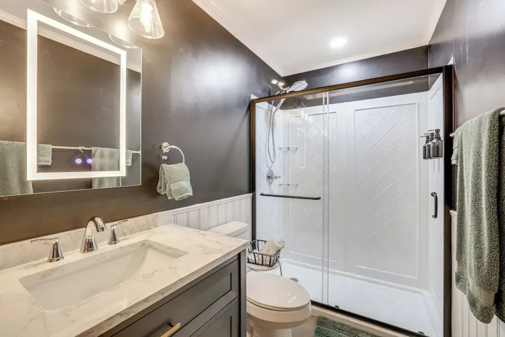 4 Mi to Liberty U: Huge Home w/ Yard & Hot Tub