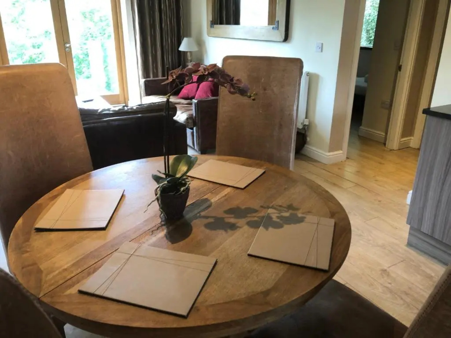 Romneys Apartments and Suites