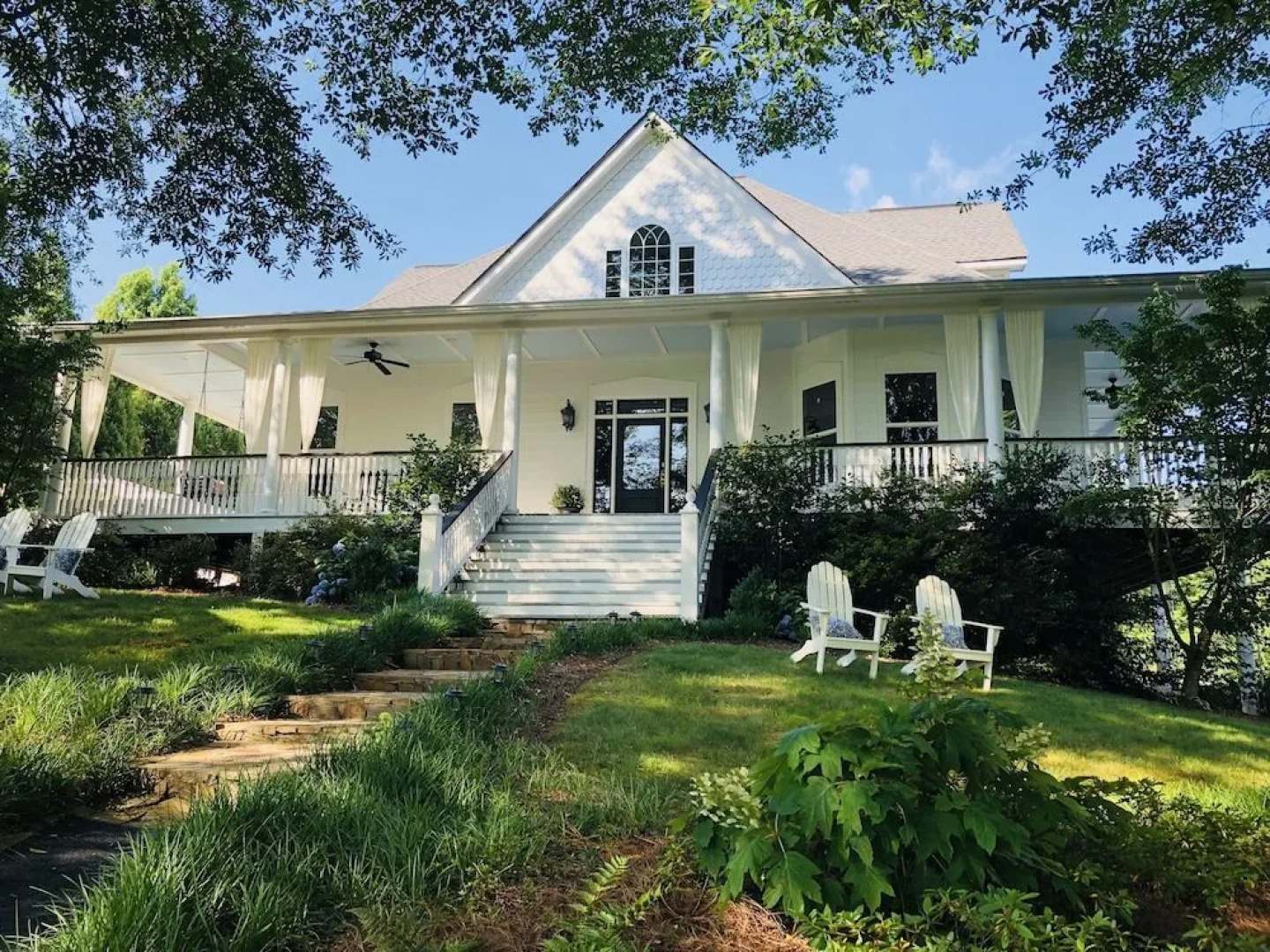 AVA House Bed & Breakfast